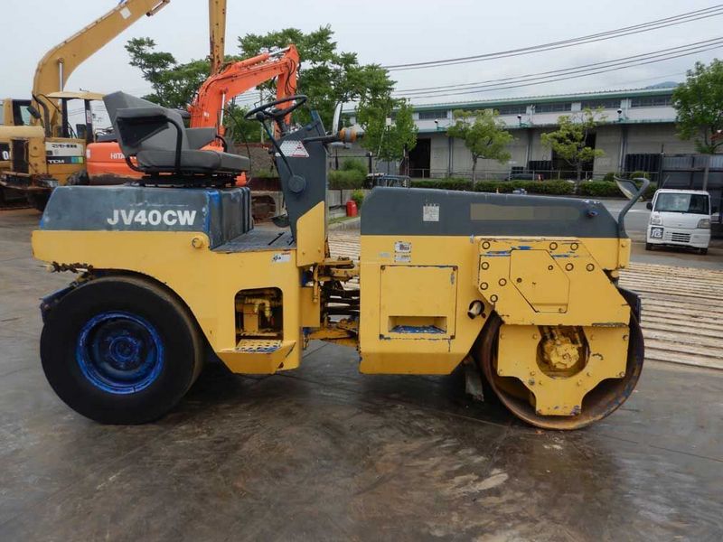 Komatsu JV40CW-3