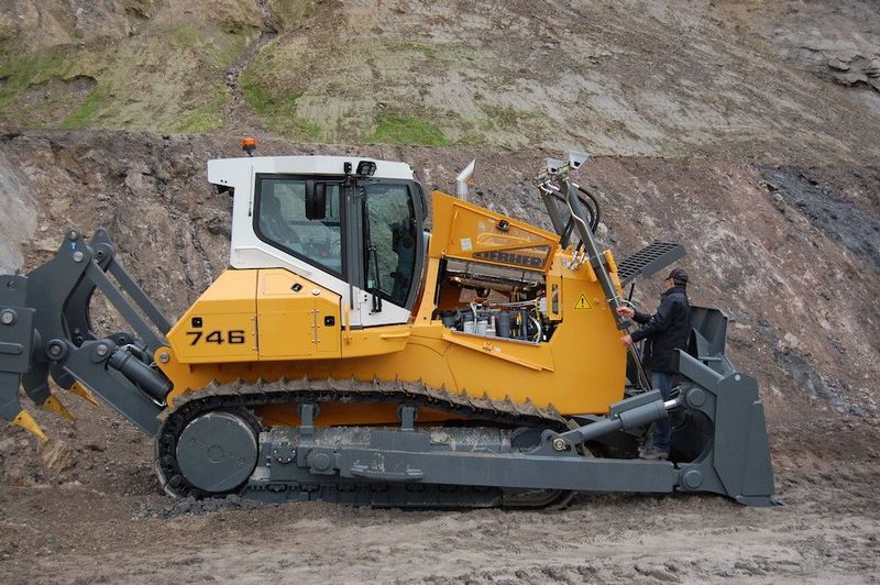 Liebherr PR746 LITRONIC