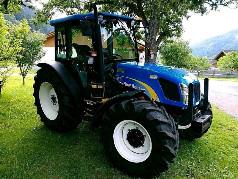 New Holland E235SRNLC