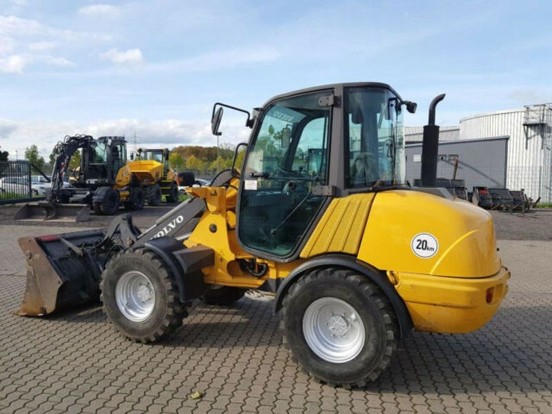 Volvo L25B